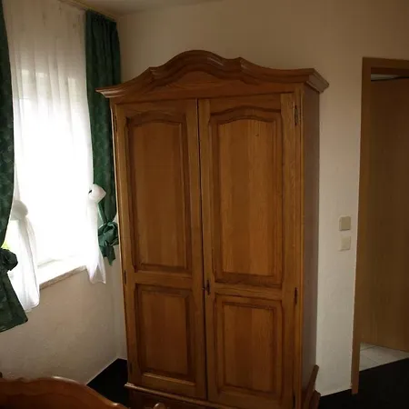 Landgasthof & Zum Neuen Krug Guest house